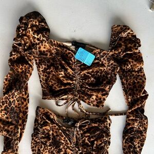 Leopard Print Ruched cropped Women's Top and legging set NWT